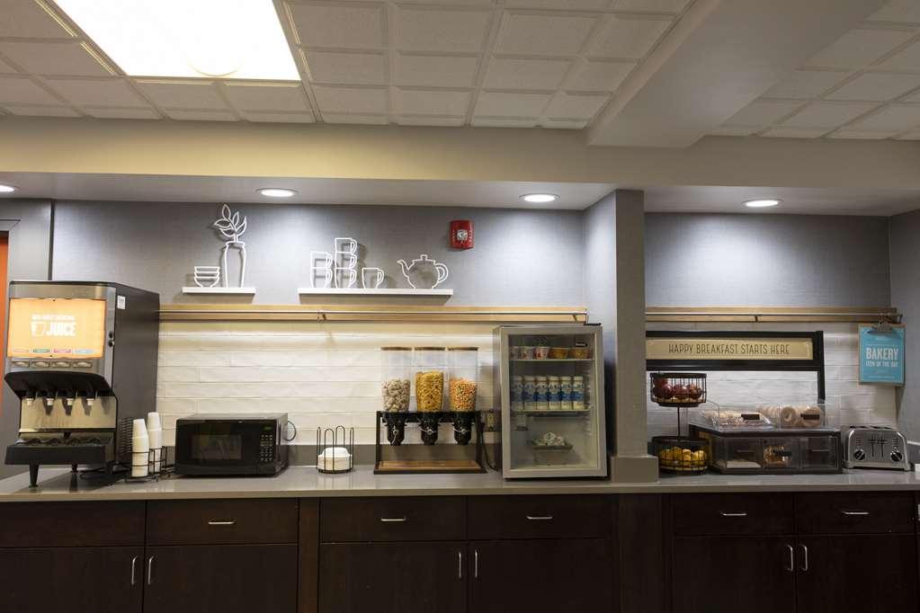 Hampton Inn Kent/Akron Area Restaurant photo