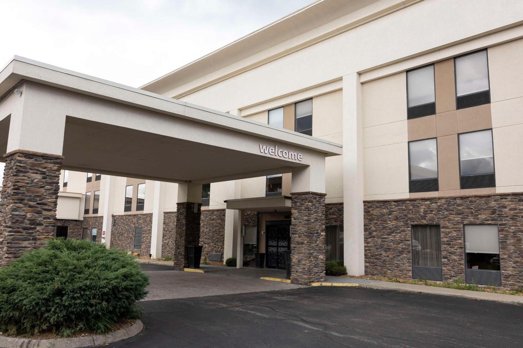 Hampton Inn Kent/Akron Area Extérieur photo